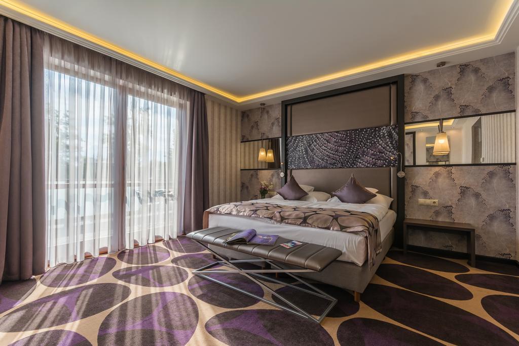 Victoria Garden Hotel Es Etterem Nyiregyhaza Room photo