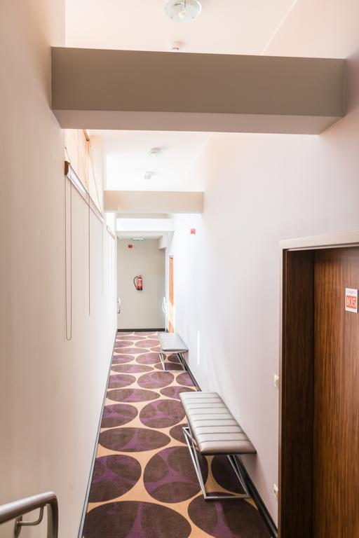 Victoria Garden Hotel Es Etterem Nyiregyhaza Exterior photo